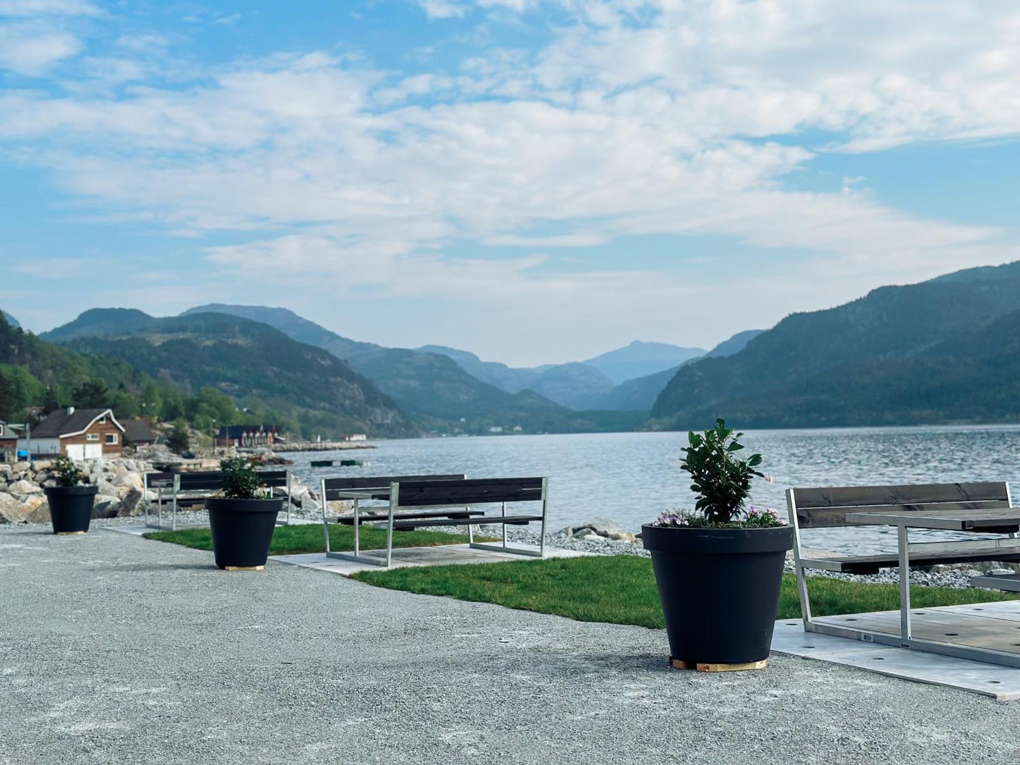 Preikestolen Panorama - Seaside Apartments Jørpeland Exterior foto