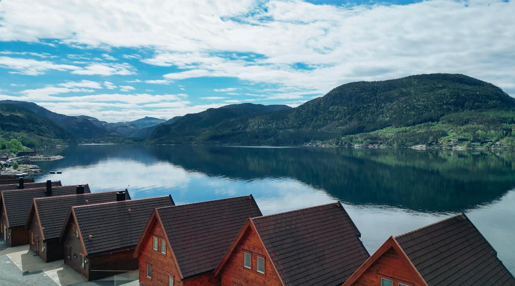 Preikestolen Panorama - Seaside Apartments Jørpeland Exterior foto