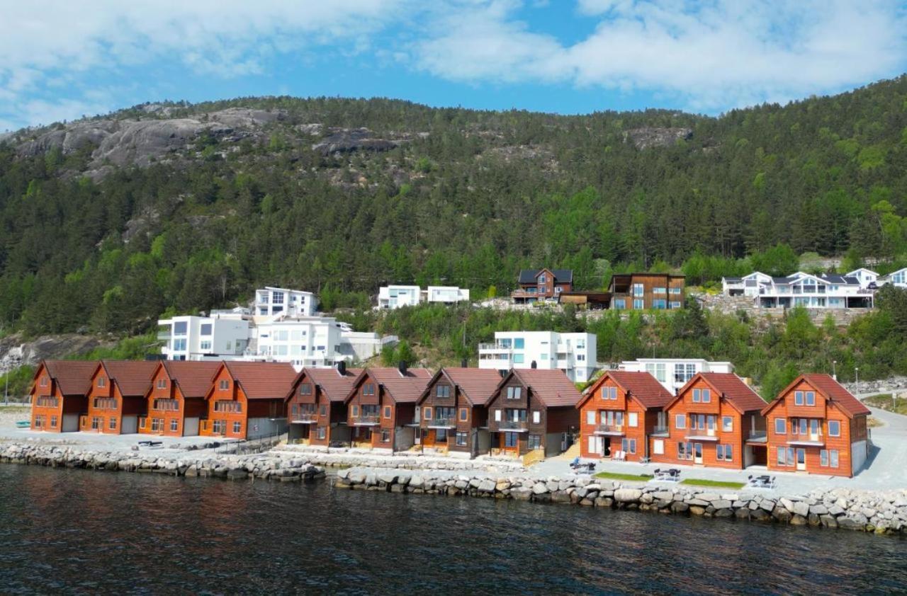 Preikestolen Panorama - Seaside Apartments Jørpeland Exterior foto